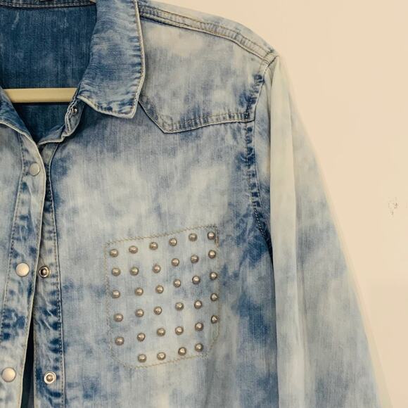 Womens Denim Cloud Wash Acid Wash Long Sleeve Button Up with Embellished Pocket - Picture 3 of 6